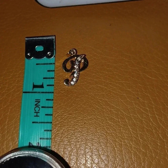 💙🌹Gold plated letter pendant "P" with faux diamonds - Picture 5 of 7